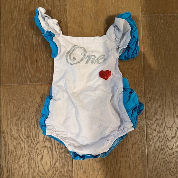 White and Blue Baby Romper with Heart and 'One' Design - Picture 2 of 2